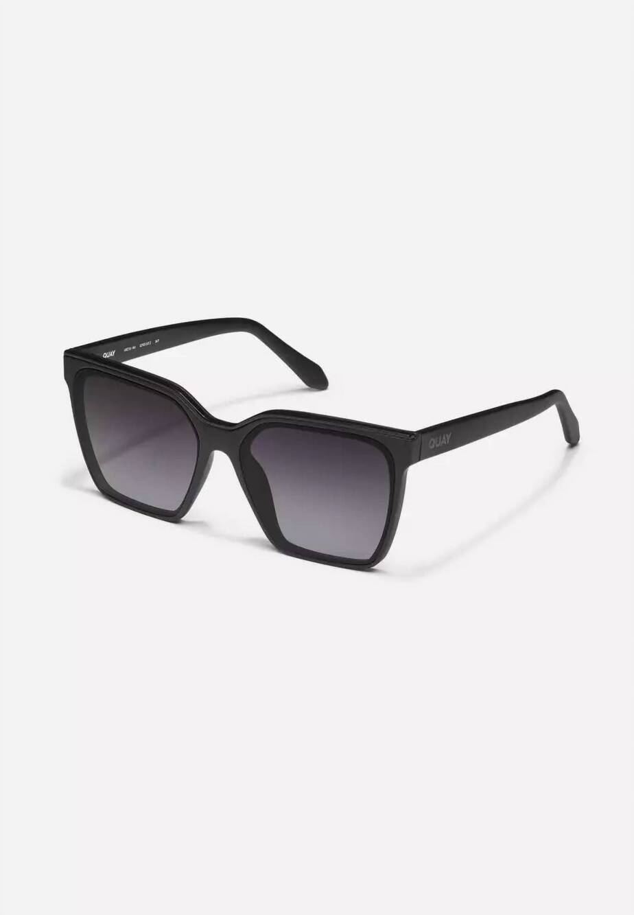 NEW QUAY women's level up sunglasses in matte black/smoke polarized